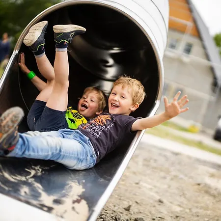 Hof Koehne - Altes - Huhn Apartment *